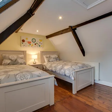 بيت للعطل 2 Bed In Oc-w451 *